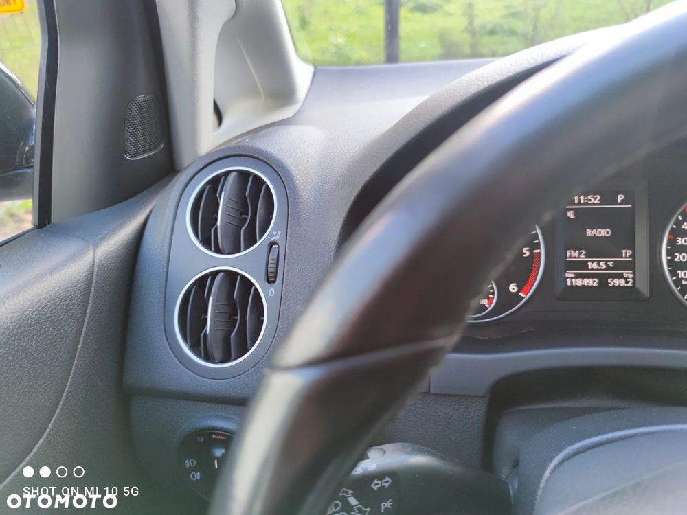 Volkswagen Golf Plus 1.6 TDI Comfortline DSG - 27