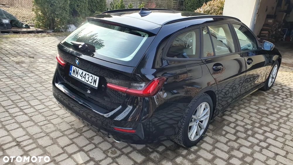 BMW Seria 3 320d xDrive Advantage - 4