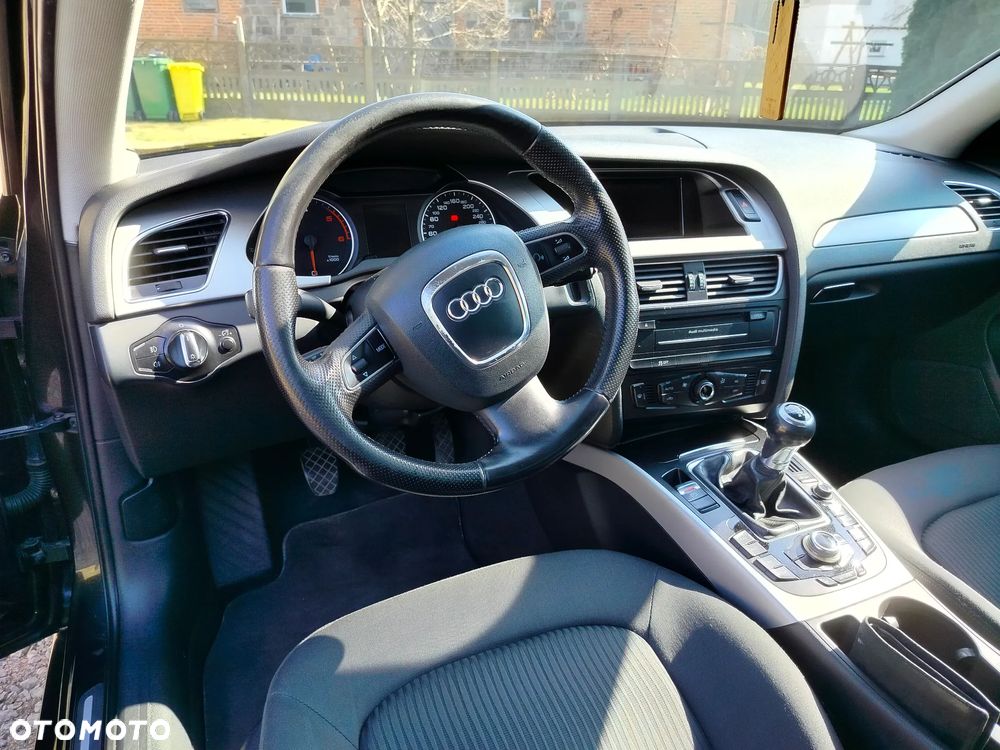 Audi A4 Limousine - 5