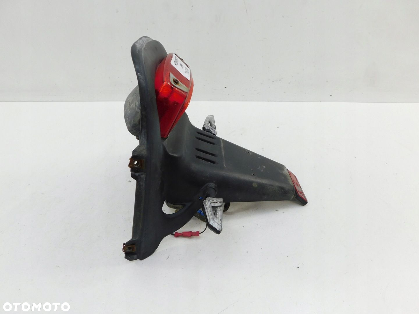 PEUGEOT XR6 MOCOWANIE TABLICY REJESTRACYJNEJ  LAMPA TYŁ - 3