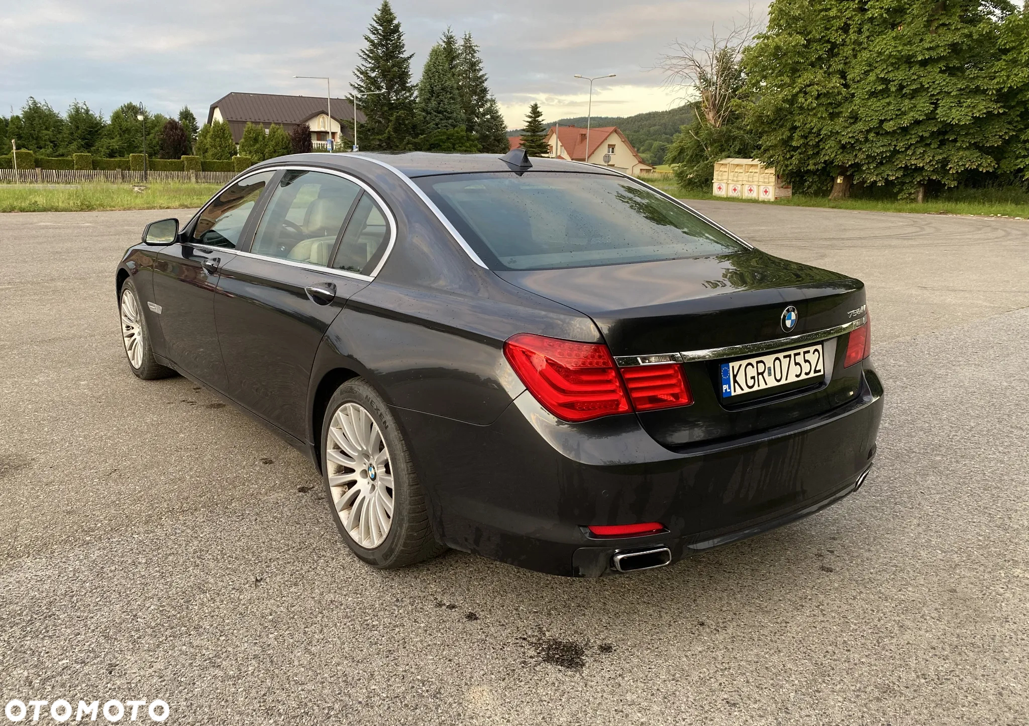 BMW Seria 7 750i L - 6