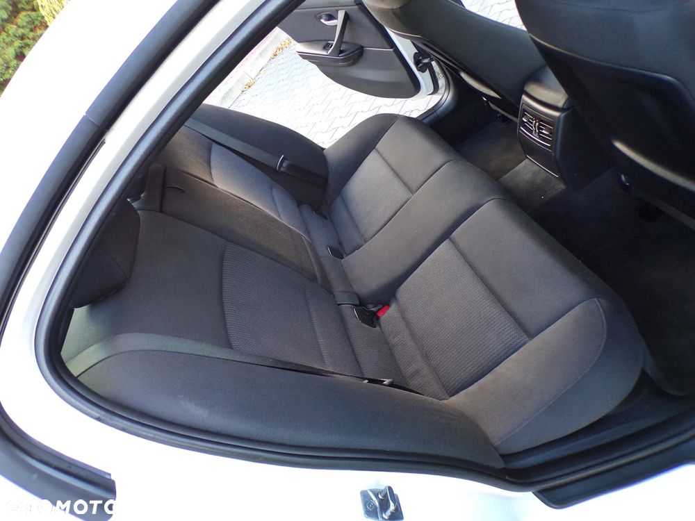 BMW Seria 3 - 26