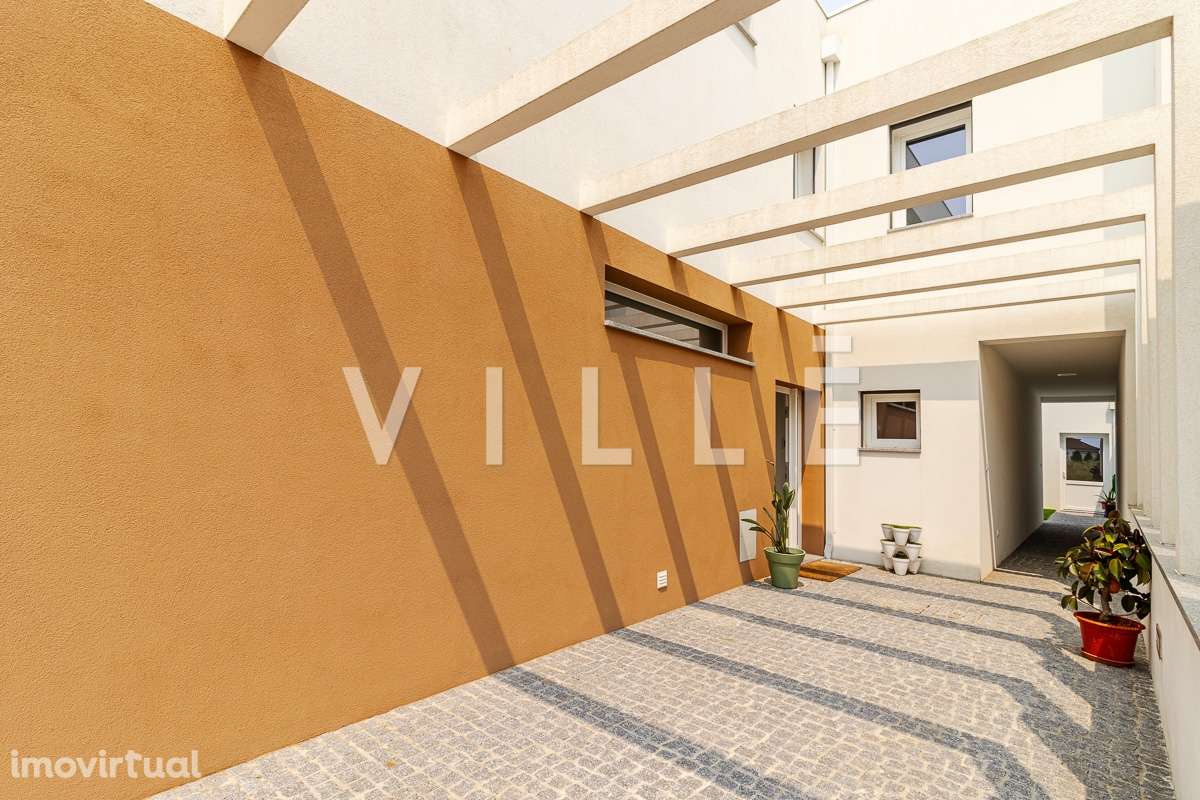 Moradia T4 de arquitetura contemporânea no Coração da Palhaça - Grande imagem: 3/49