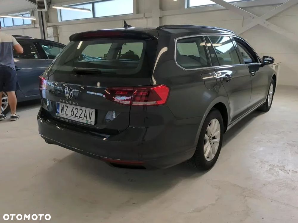 Volkswagen Passat - 4