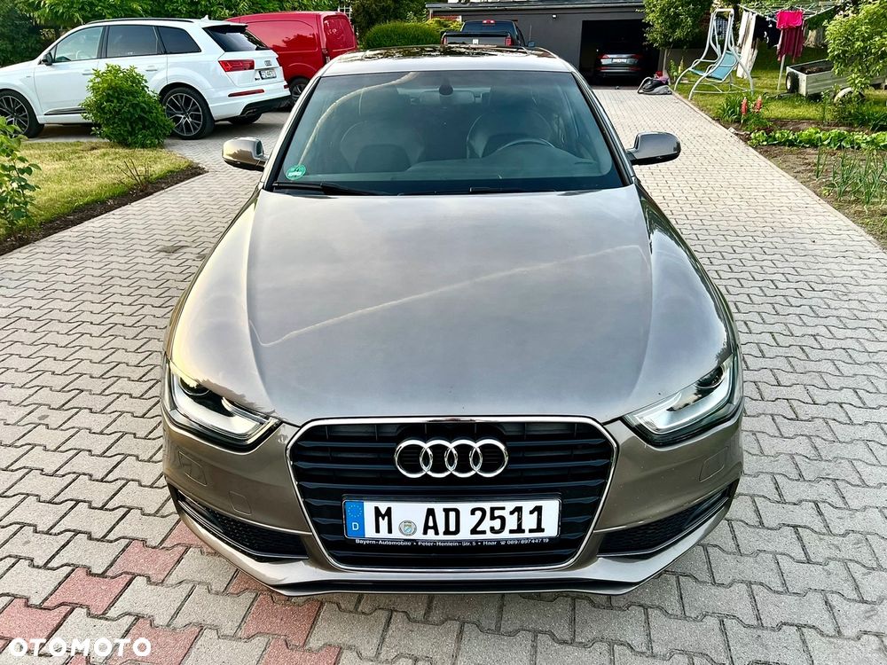 Audi A4 Limousine - 5