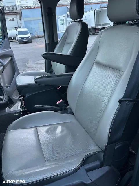 Ford Tourneo Custom 300 L2H1 VA Titanium - 25