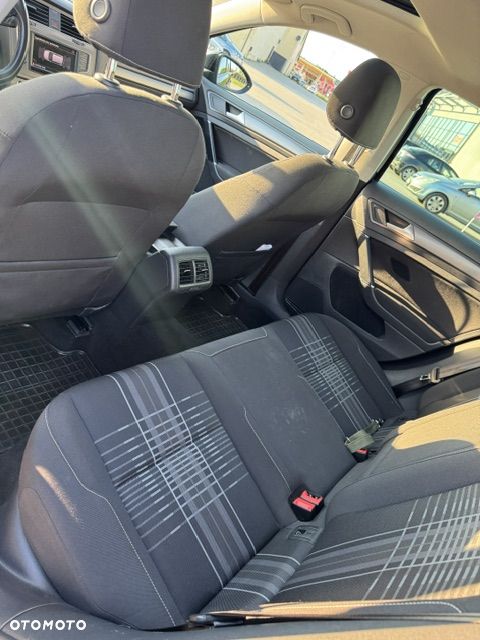 Volkswagen Golf - 5