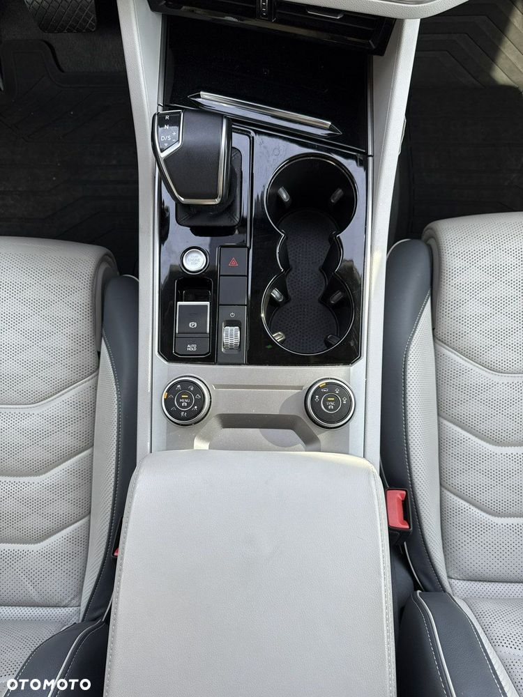 Volkswagen Touareg - 33