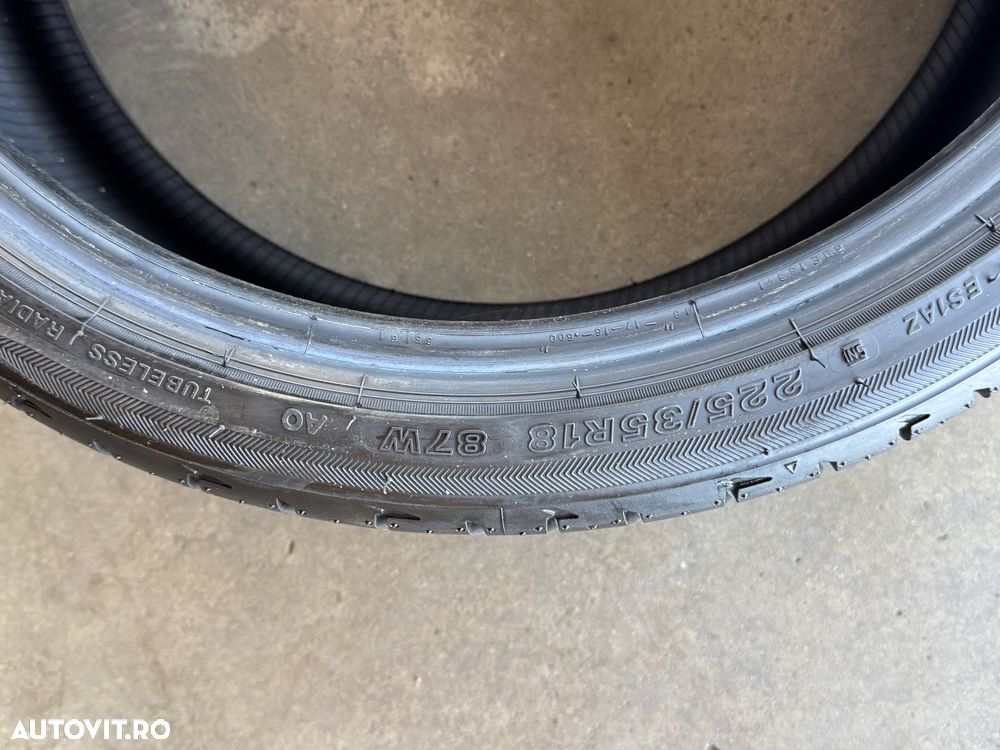 Vând 2 anvelope 225/35/18 bridgestone de vară ca noi - 6