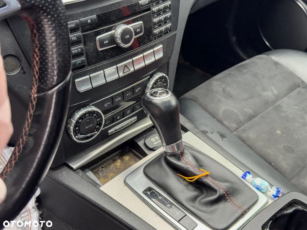 Mercedes-Benz Klasa C 220 CDI DPF Automatik Avantgarde - 27