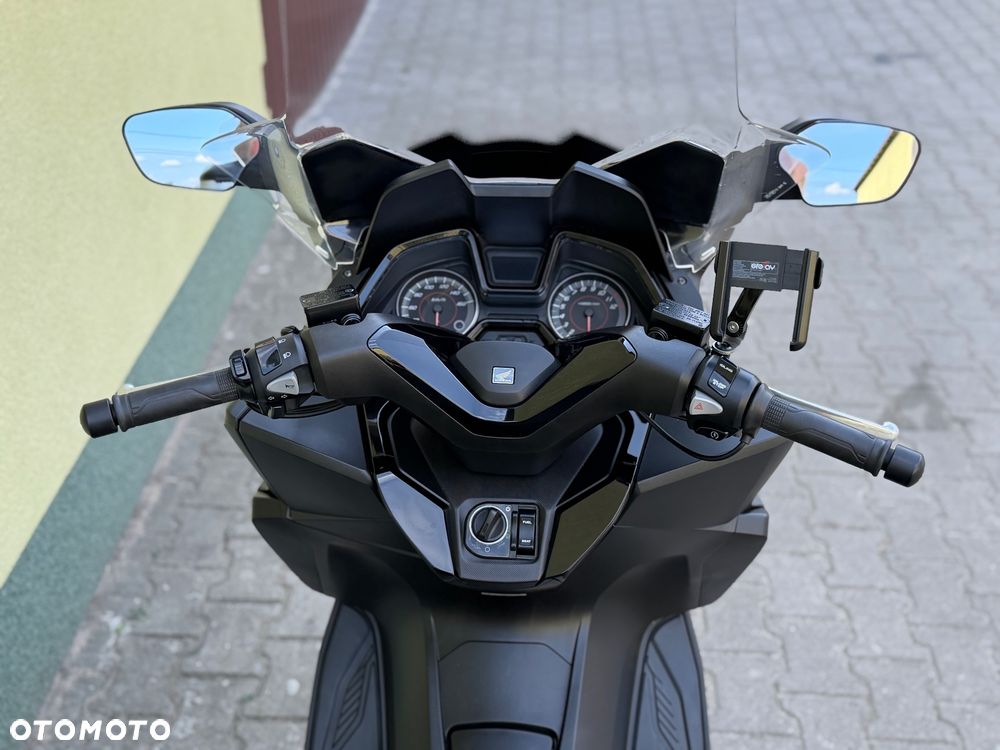 Honda NSS - 19
