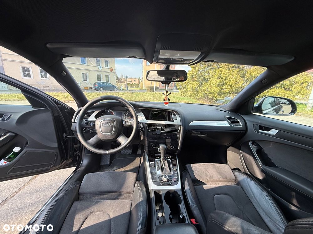 Audi A4 Limousine - 16