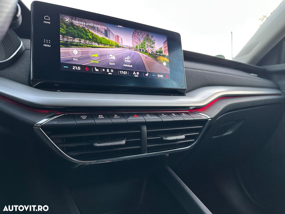 Skoda Octavia Combi 2.0 TDI DSG Edition - 24