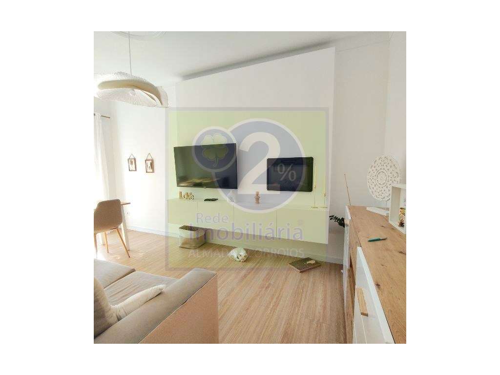 Apartamento Renovado e Moderno com Varanda - Grande imagem: 3/11
