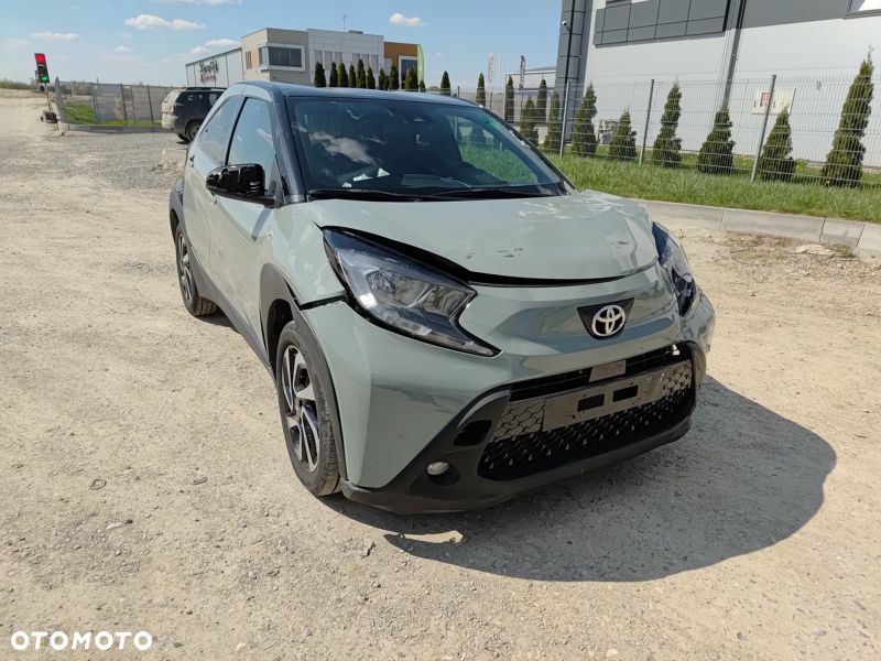 Toyota Aygo X 1.0 VVT-i Color Edition X-shift - 2