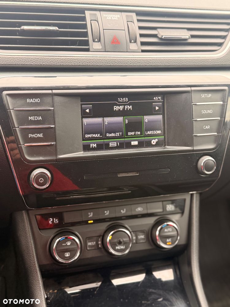 Skoda Superb 2.0 TDI Ambition DSG - 19