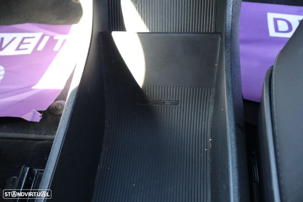 Volvo EX30 Single Motor Extended Range RWD Core - 13