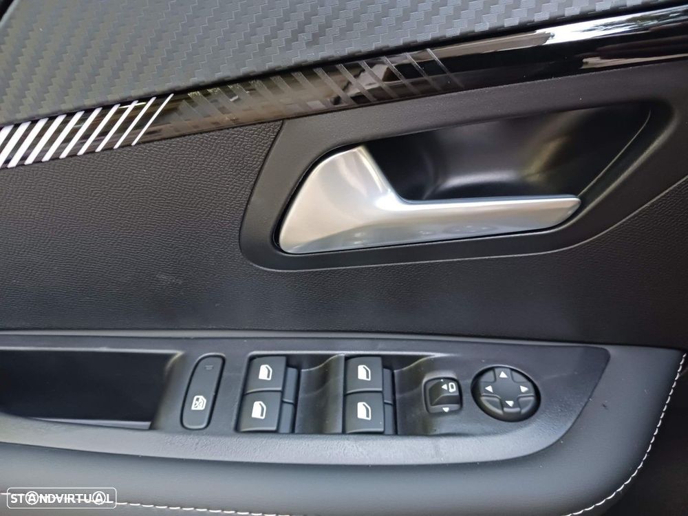 Peugeot 208 1.2 Hybrid Allure e-DCS6 - 22