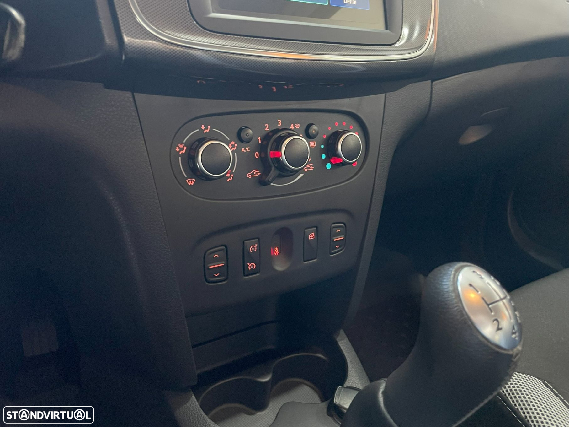 Dacia Sandero 0.9 TCe Comfort - 23