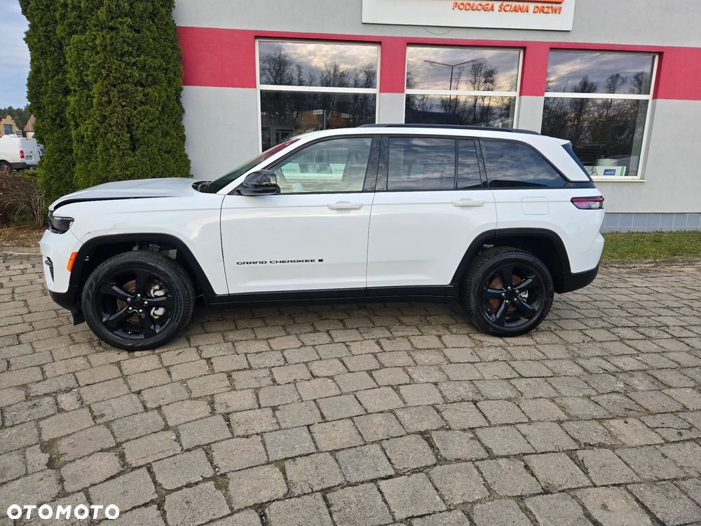 Jeep Grand Cherokee - 9