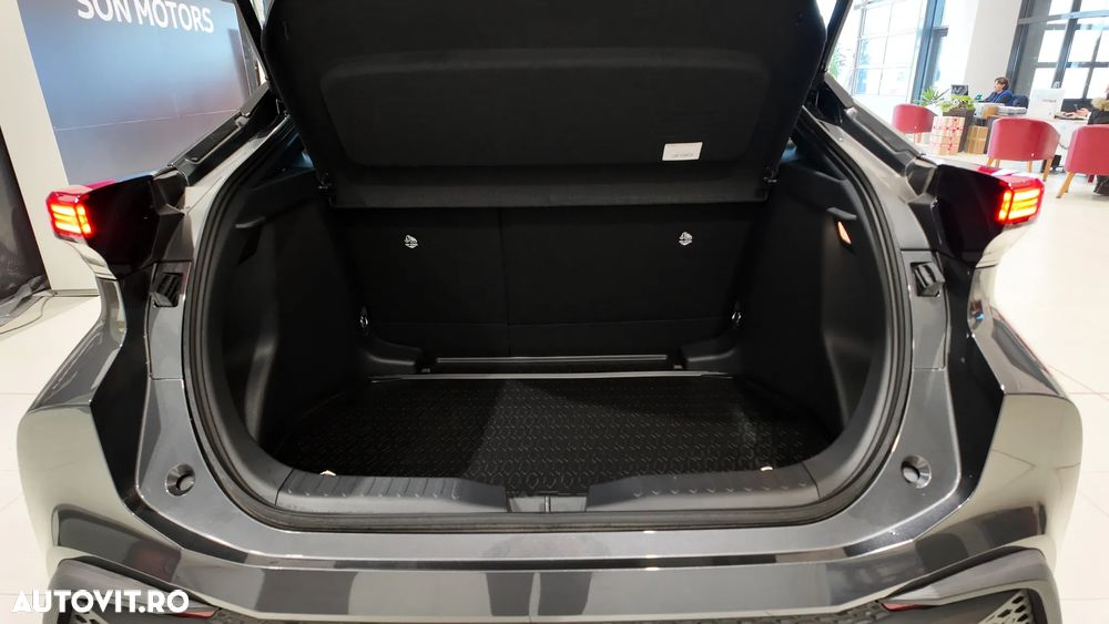 Toyota C-HR 1.8 Hybrid Team Deutschland - 26