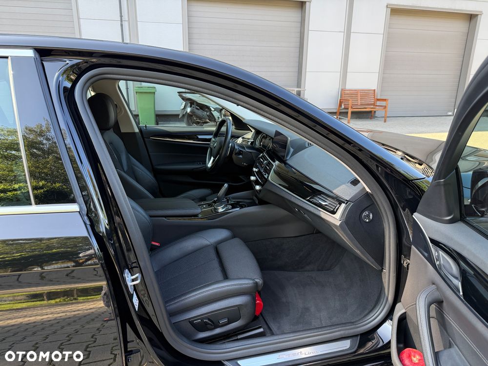 BMW Seria 5 518d Sport Line - 10