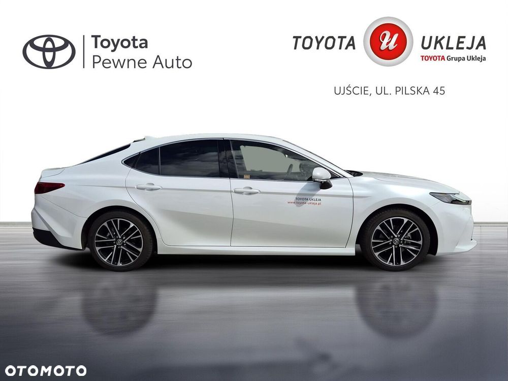 Toyota Camry - 4