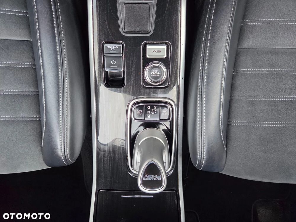 Mitsubishi Outlander 2.0 4WD - 21