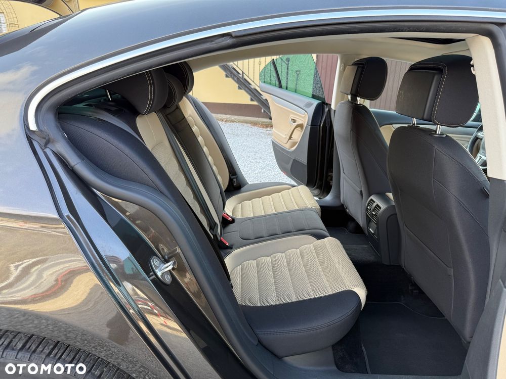 Volkswagen Passat CC - 28