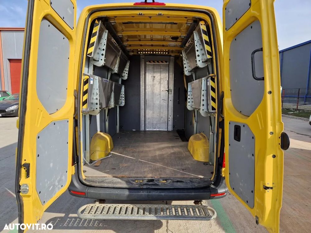 Mercedes-Benz Sprinter - 17