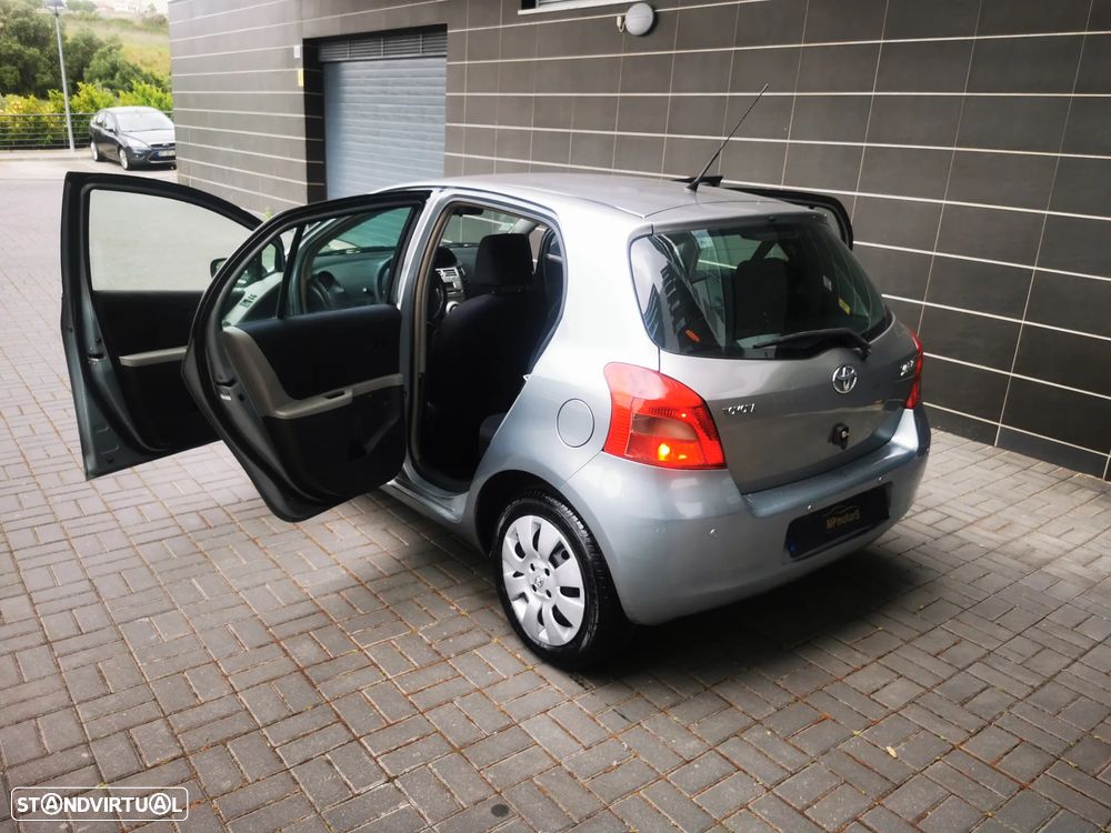 Toyota Yaris 1.0 VVT-i AC - 15