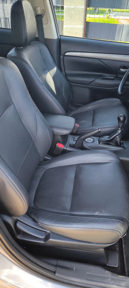 Mitsubishi Outlander - 8