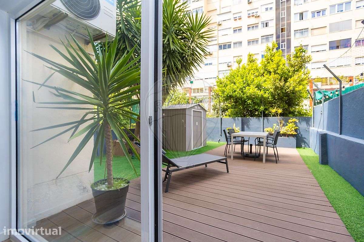 Apartamento T1 à venda em Benfica - Grande imagem: 2/20
