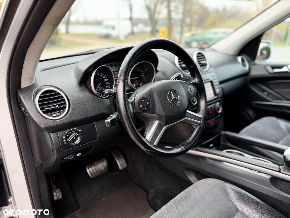 Mercedes-Benz ML - 11