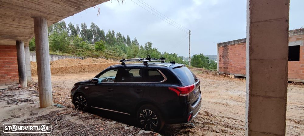 Mitsubishi Outlander - 3