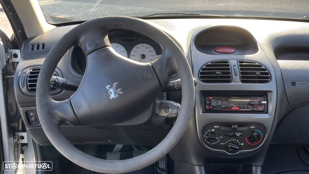 Peugeot 206 1.1 Color Line - 17