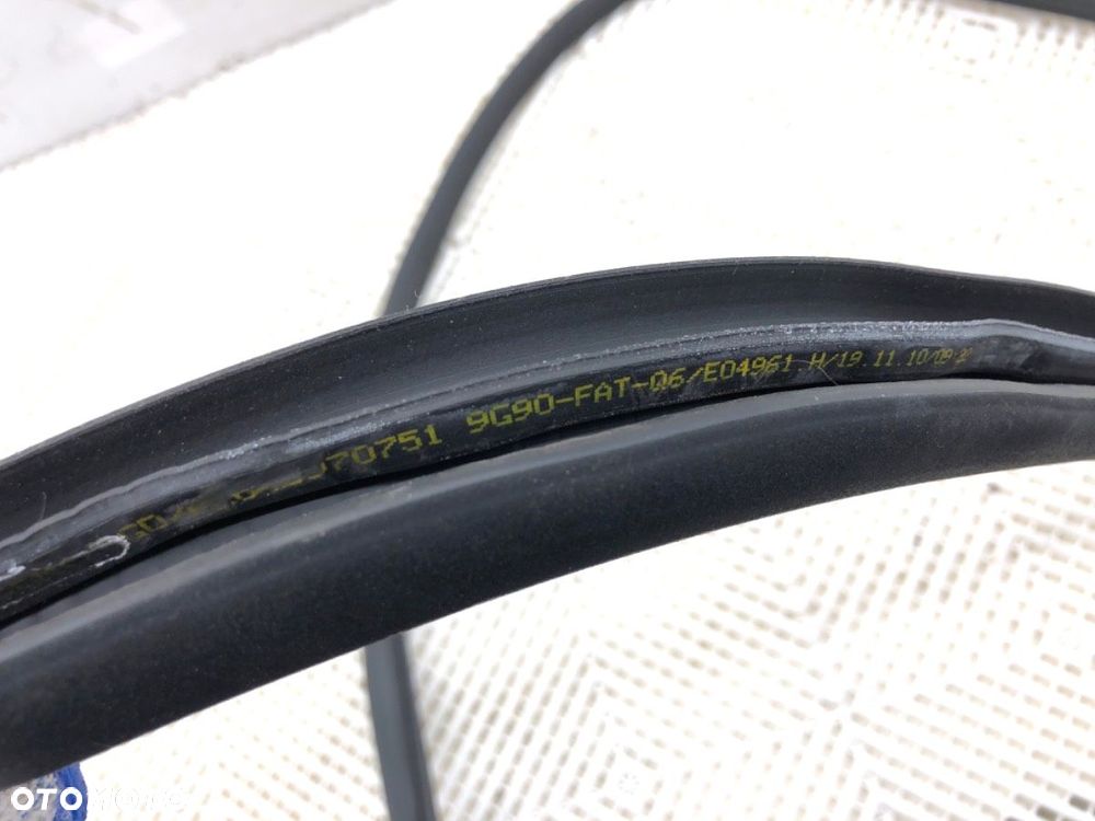 USZCZELKA DRZWI PRZÓD PRAWA  MERCEDES-BENZ KLASA GLK (X204) 2008 - 2015 220 CDI (204.902) 125 kW - 4