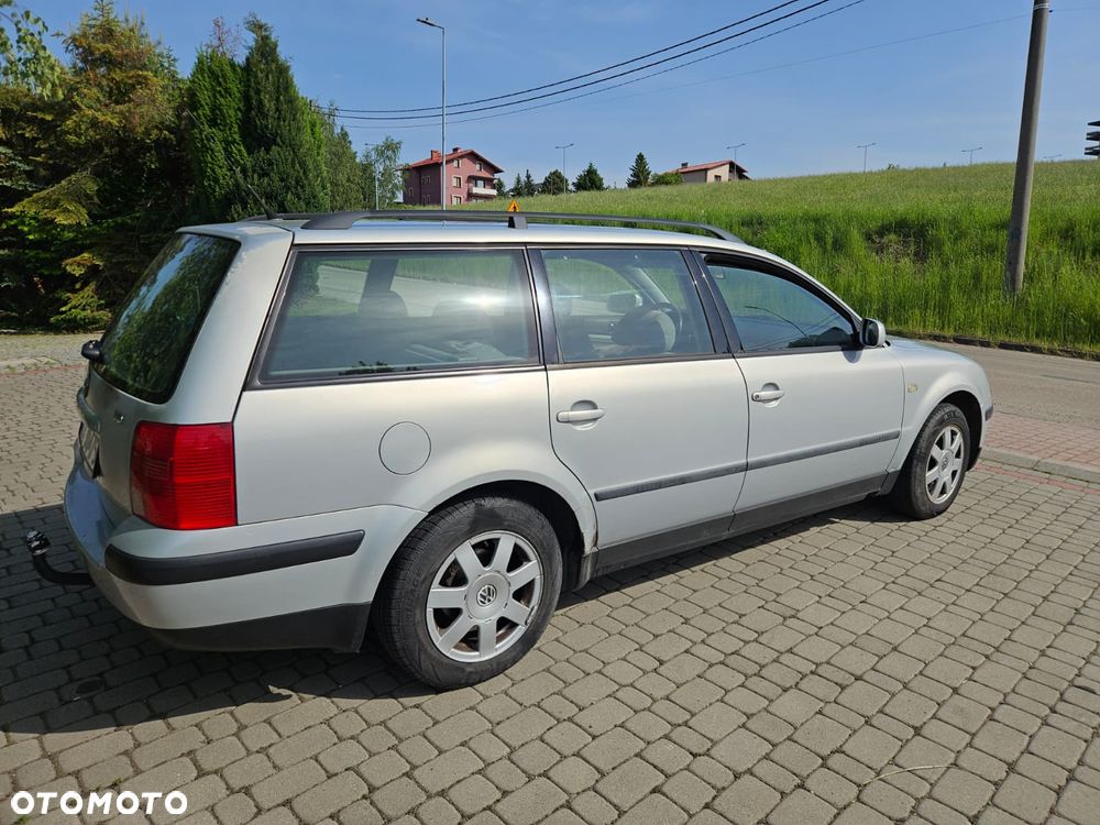 Volkswagen Passat 1.9 TDI CL - 2