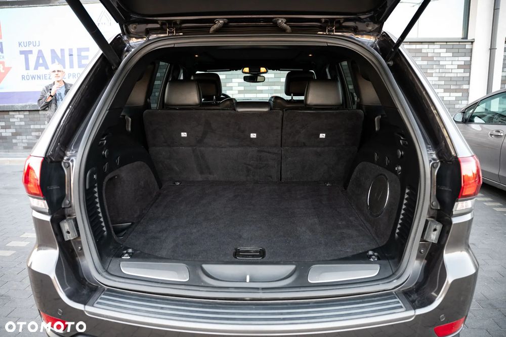 Jeep Grand Cherokee - 21