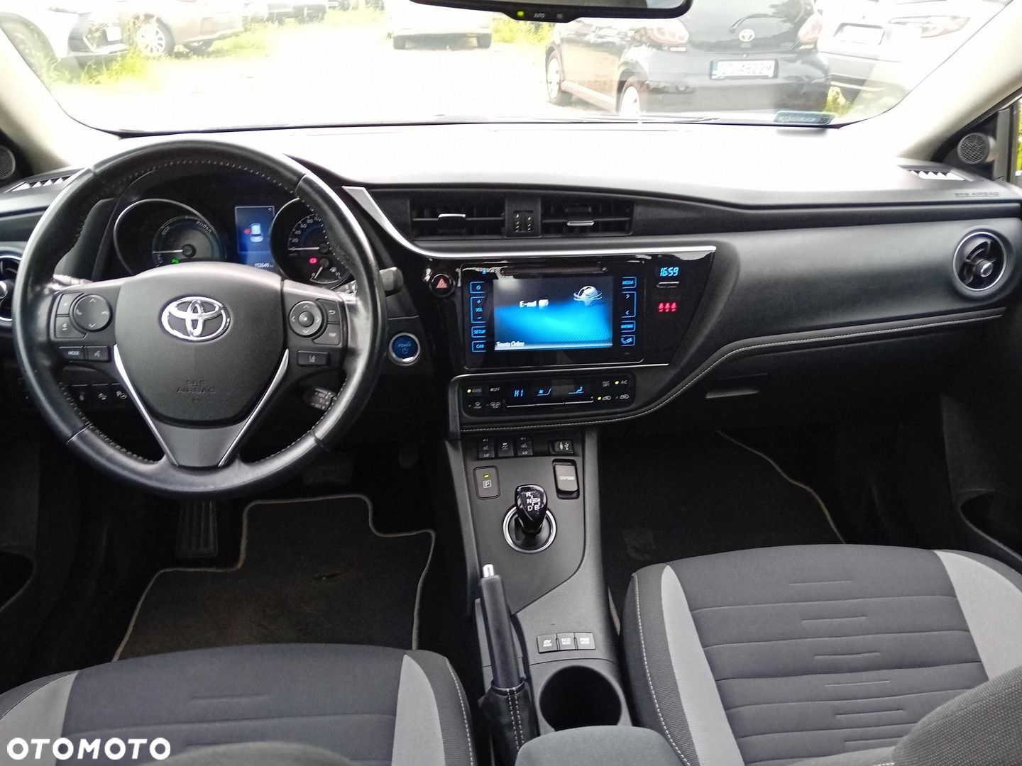 Toyota Auris Hybrid 135 Premium - 10