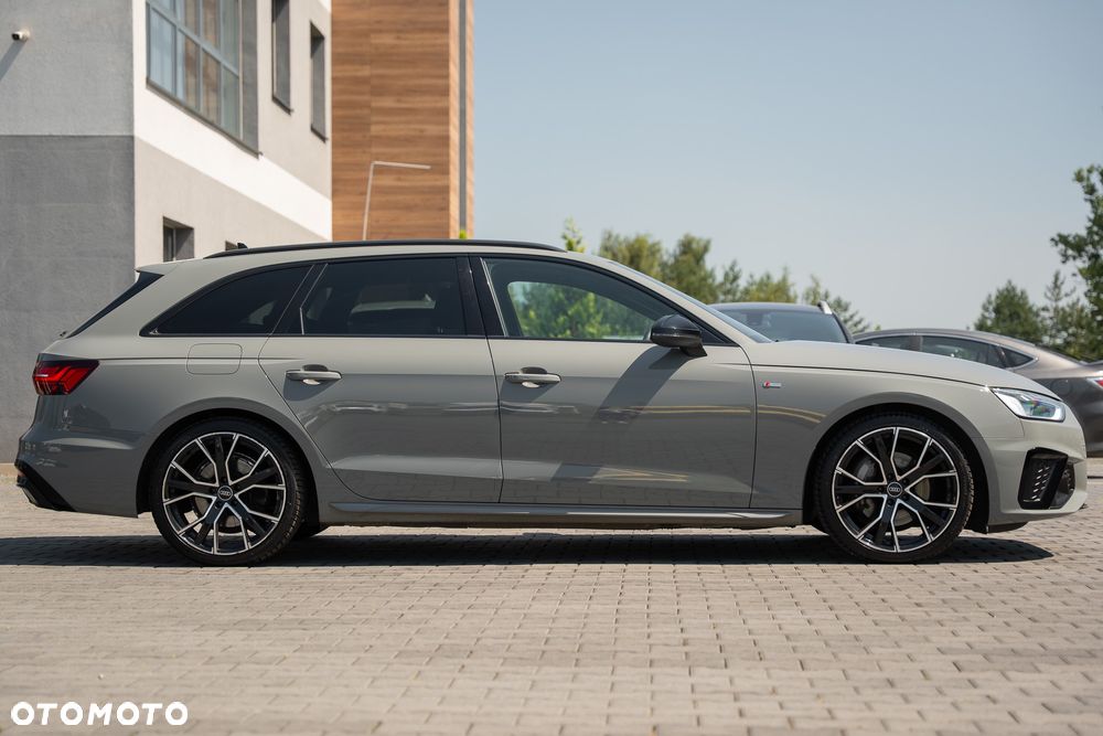 Audi A4 Avant 40 TFSI quattro S tronic S line - 17