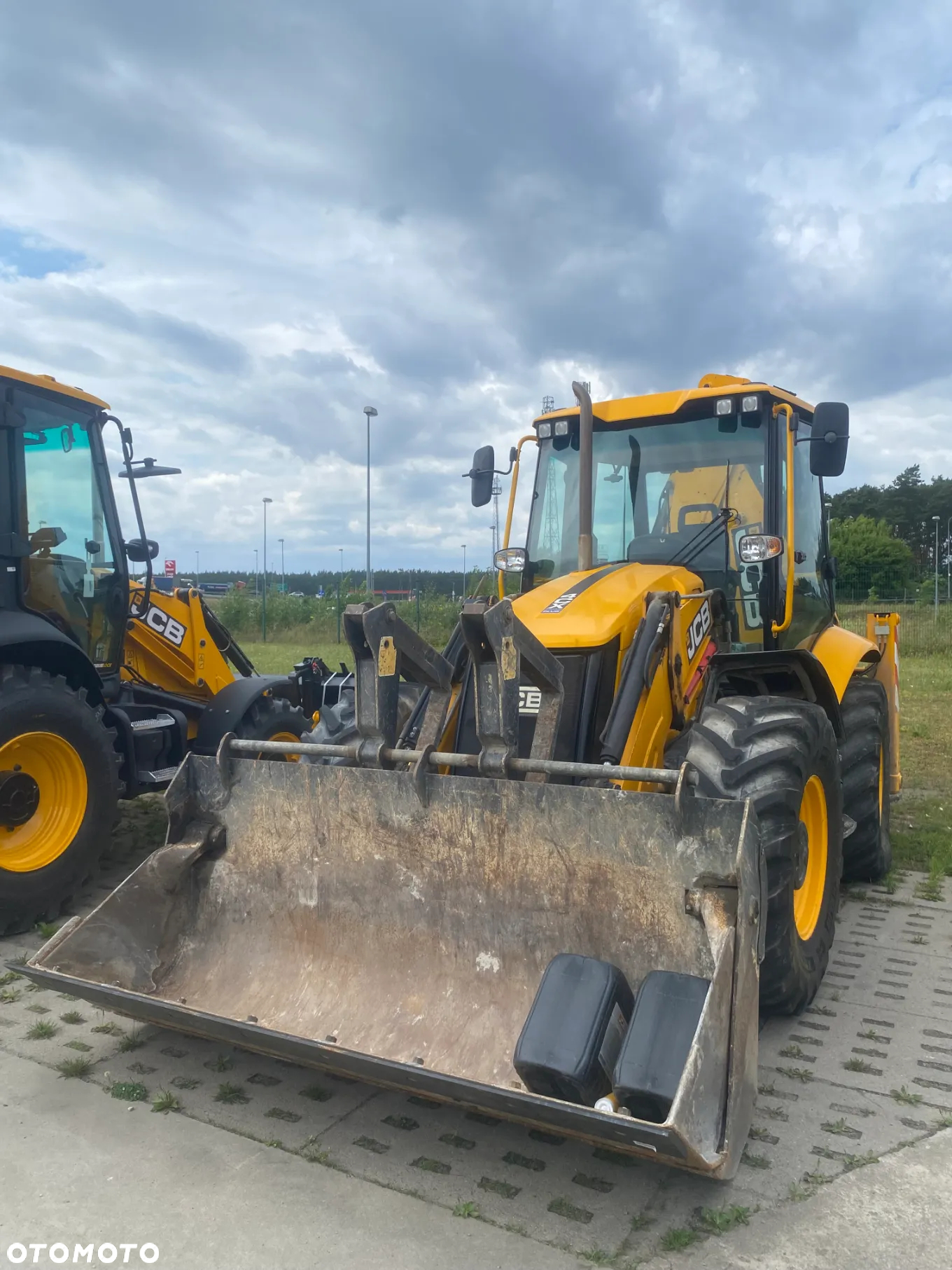JCB 4CX PLUS - 3