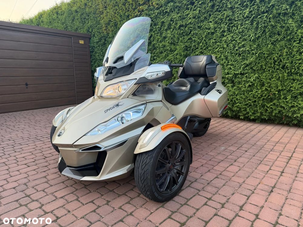 Can-Am Spyder - 1