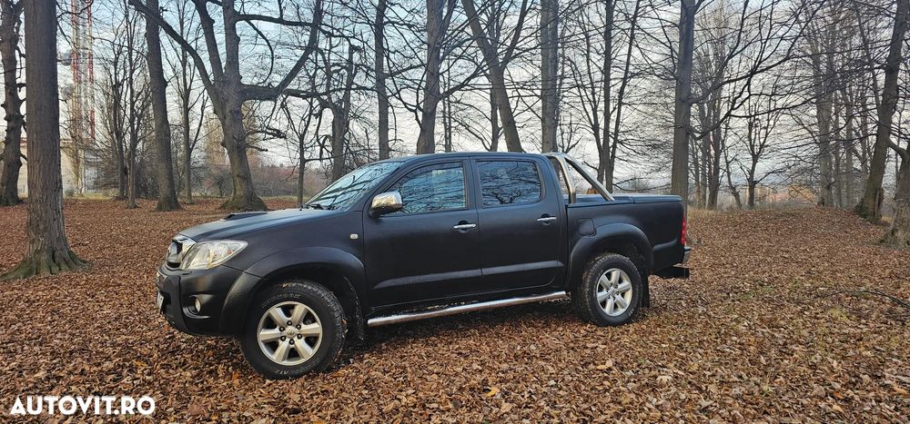 Toyota Hilux 4x4 Double Cab - 12