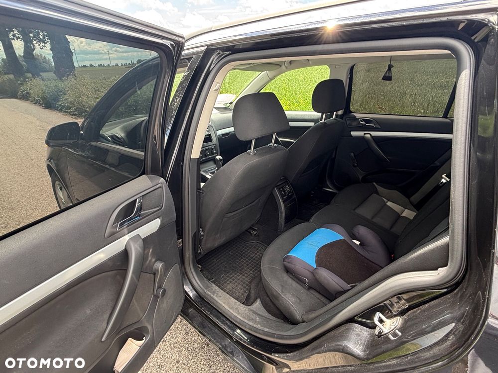 Skoda Octavia 1.6 FSI Ambiente - 10