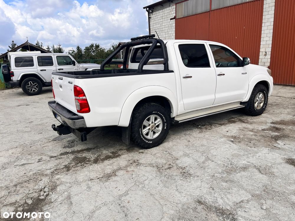 Toyota Hilux - 5