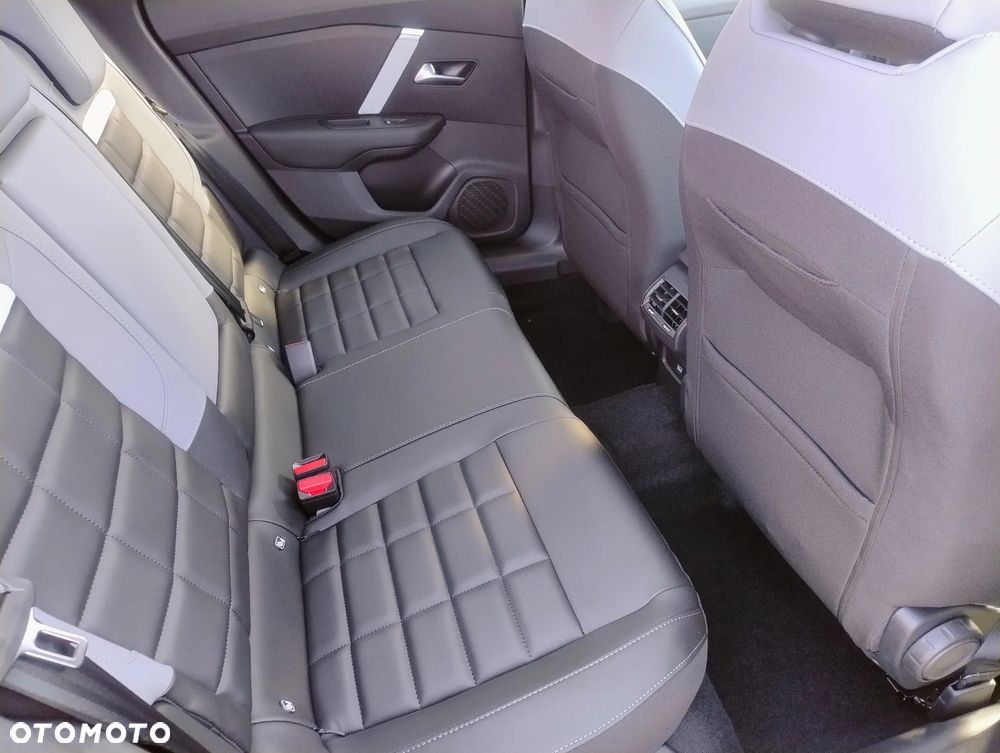Citroën C4X 1.2 mHEV Max eDCT6 - 31
