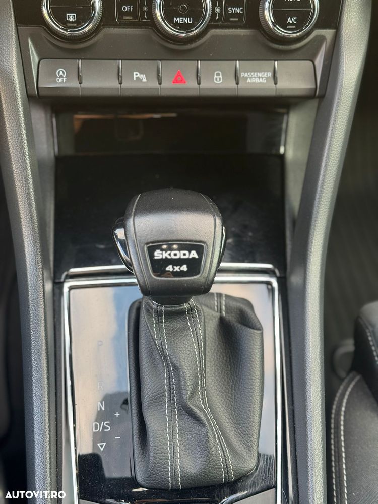 Skoda Karoq 2.0 TDI SCR 4x4 DSG Sportline - 39