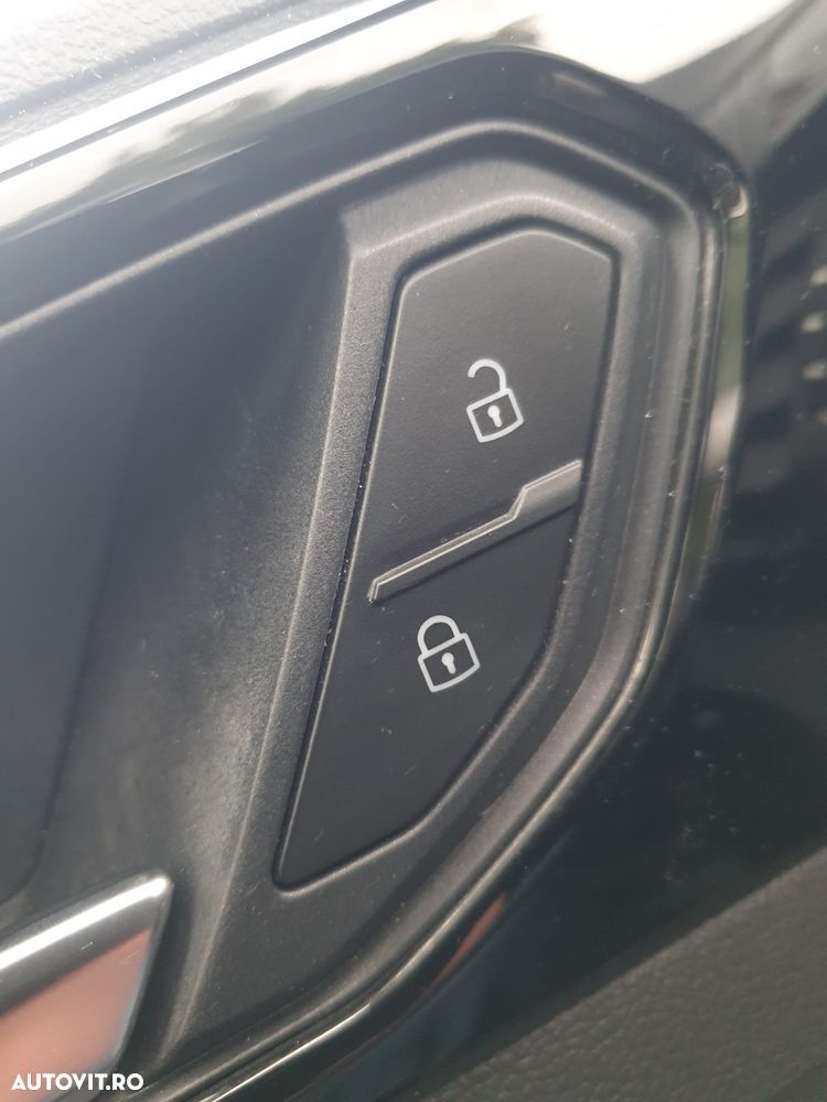 Volkswagen T-Cross 1.0 TSI Style - 32