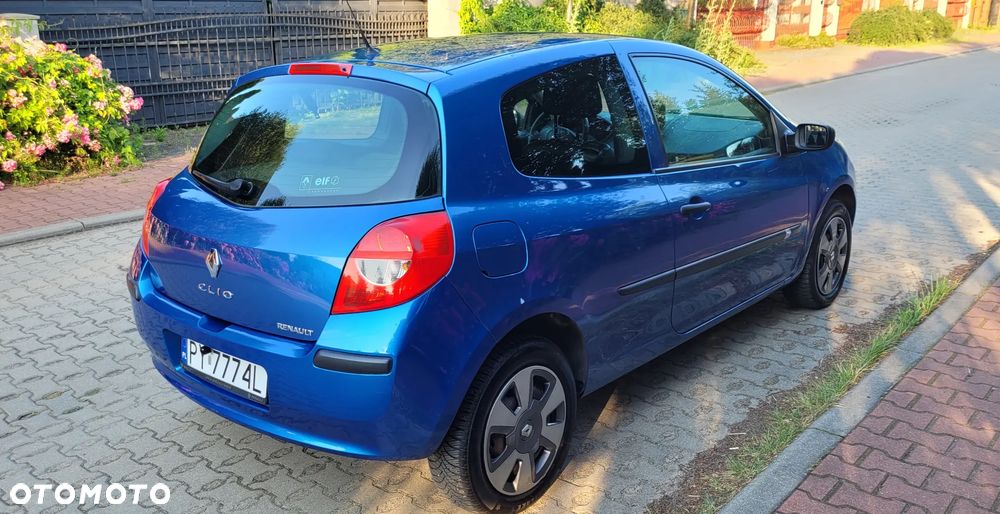 Renault Clio - 30